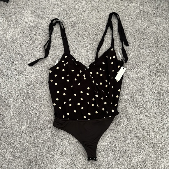 Lovers and Friends Evan Cami Bodysuit in midnight polka dot - Picture 5 of 7